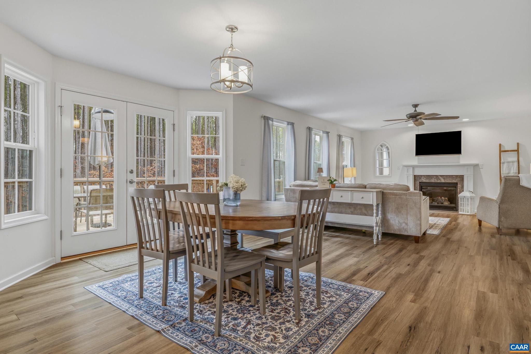 FOX HOLLOW - Residential