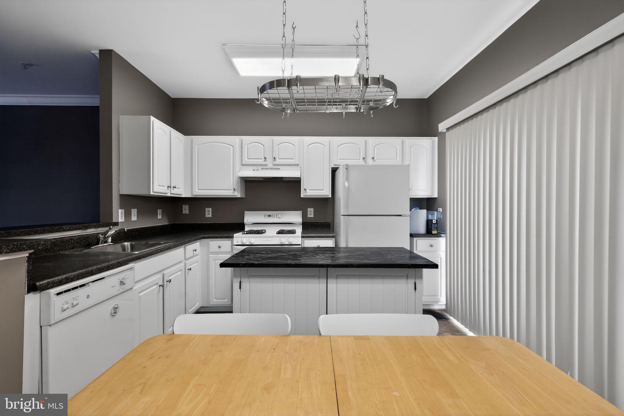 PARKSIDE AT ASHBURN - Residential