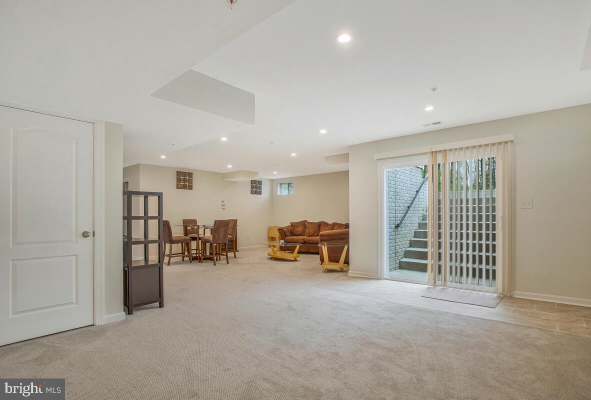 MOZEN ESTATES> - Residential