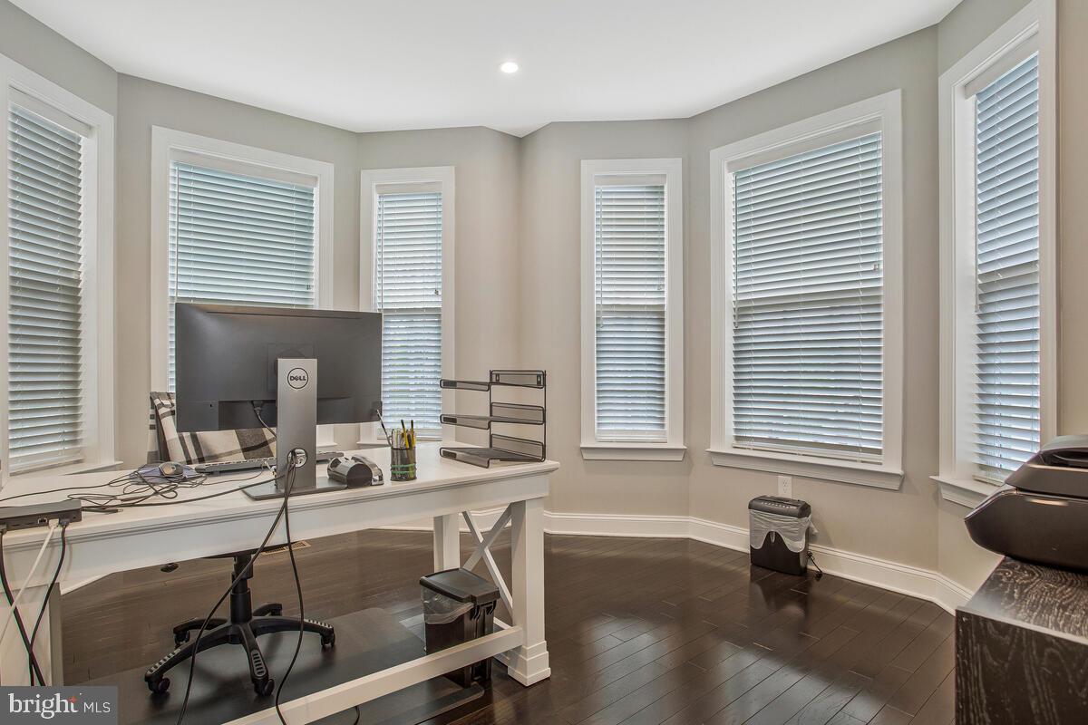 MOZEN ESTATES> - Residential