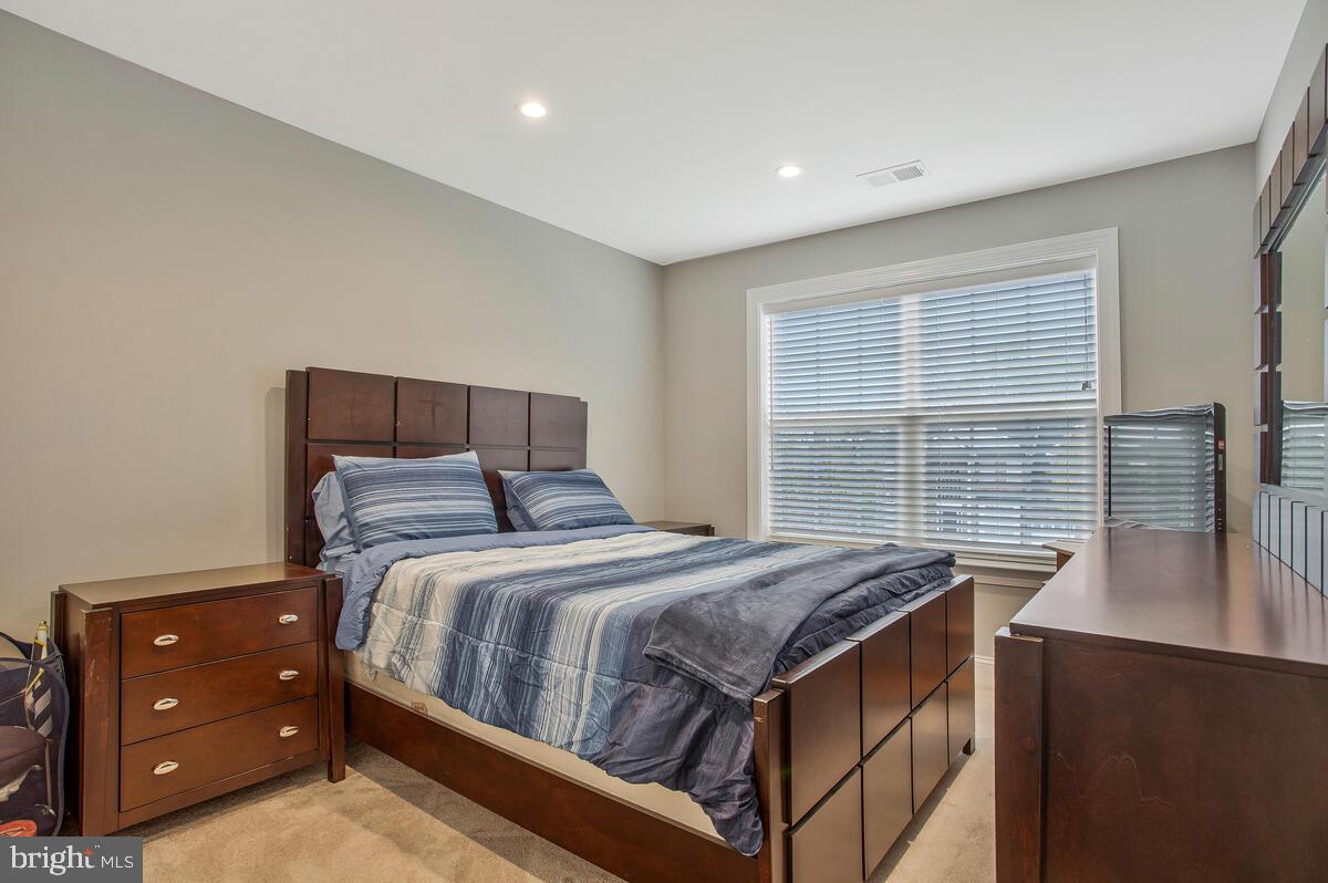 MOZEN ESTATES> - Residential