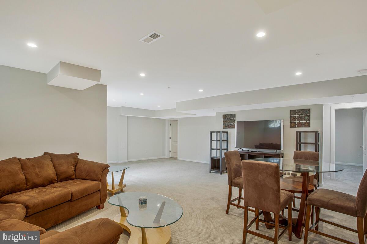 MOZEN ESTATES> - Residential