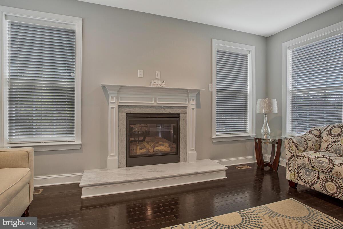 MOZEN ESTATES> - Residential