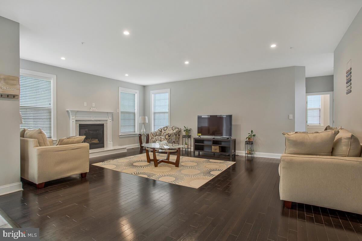 MOZEN ESTATES> - Residential