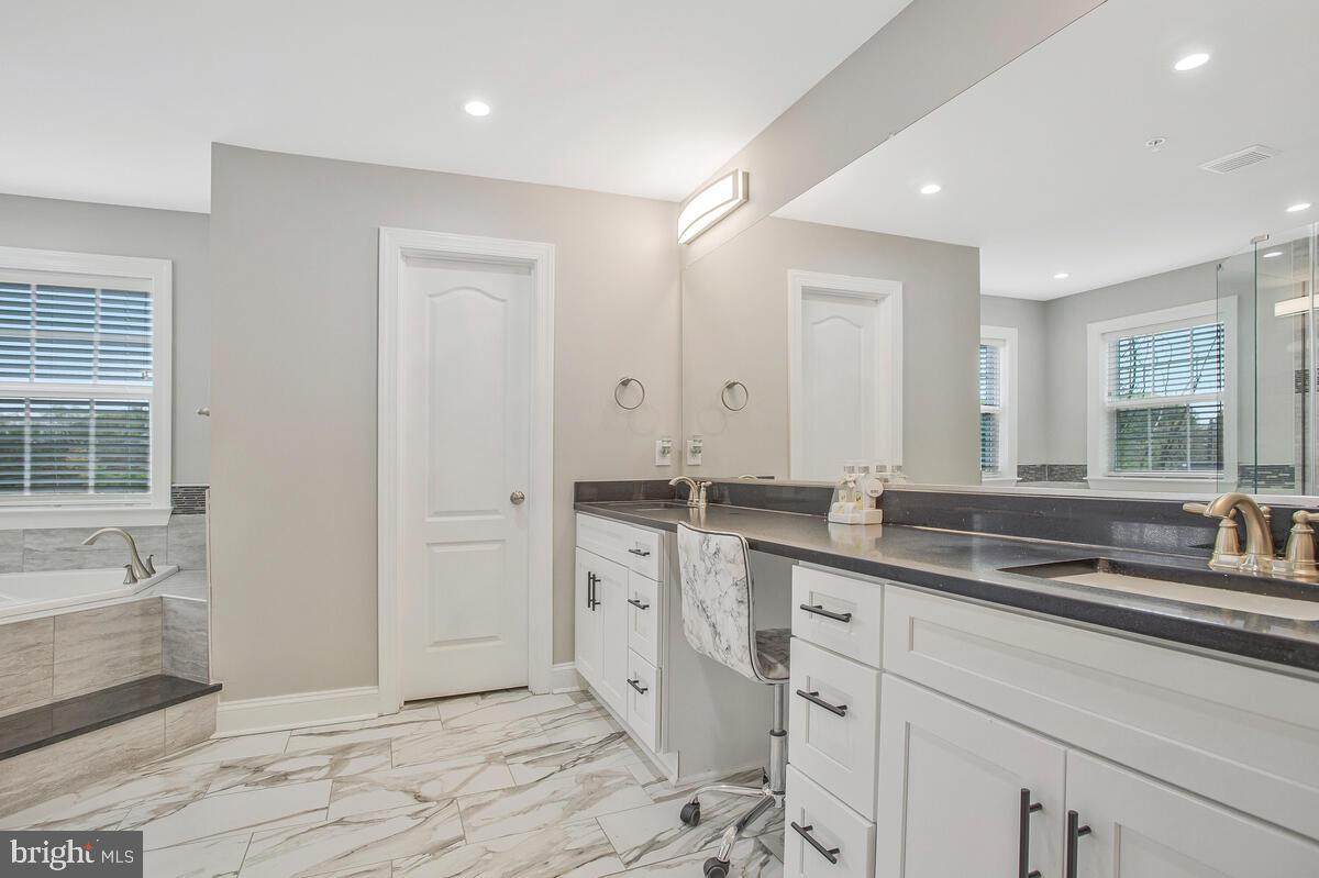 MOZEN ESTATES> - Residential