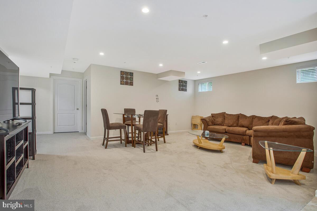 MOZEN ESTATES> - Residential