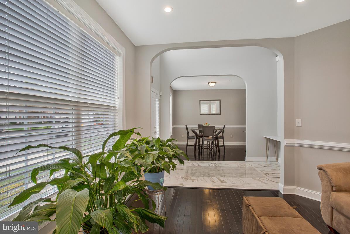 MOZEN ESTATES> - Residential