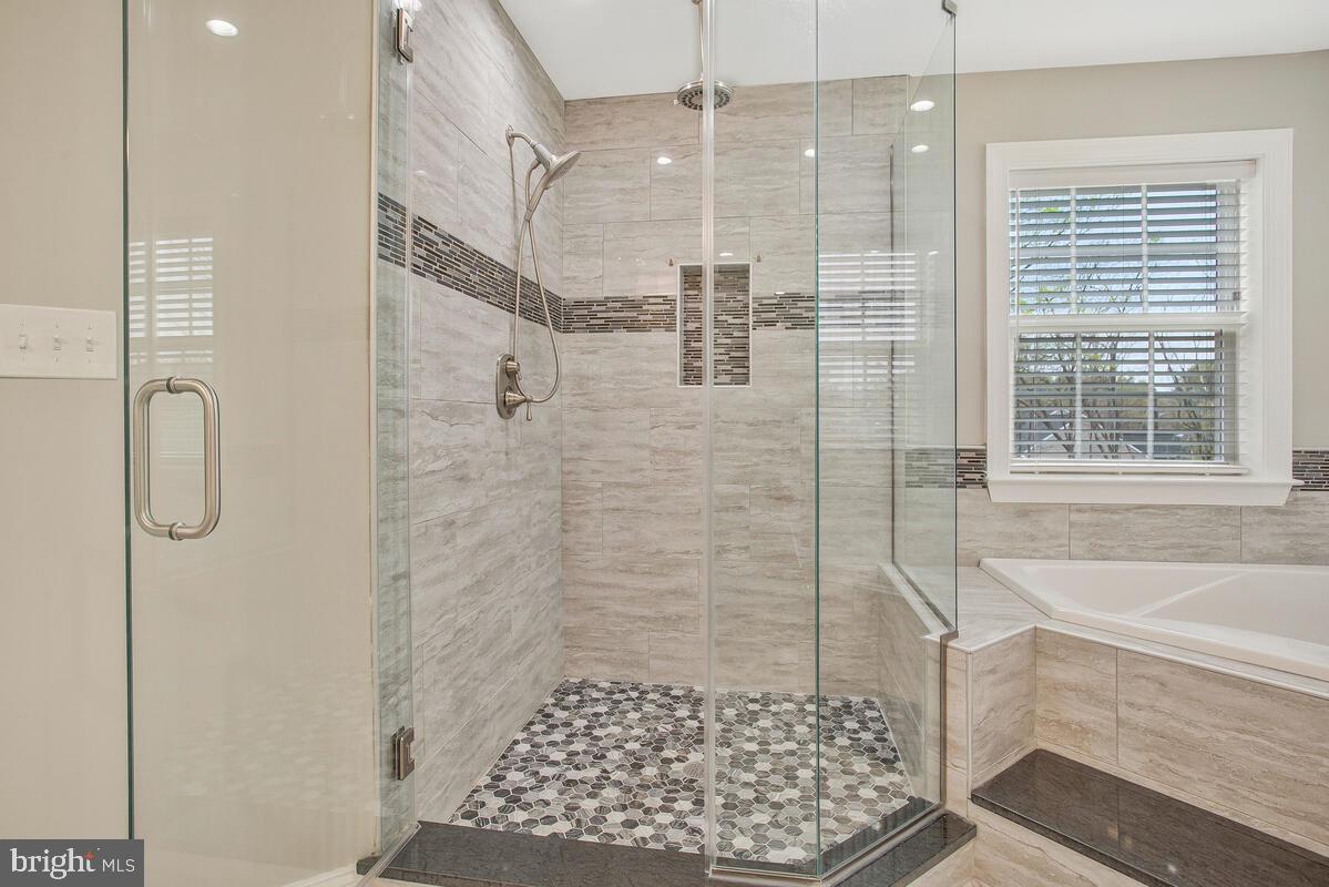 MOZEN ESTATES> - Residential