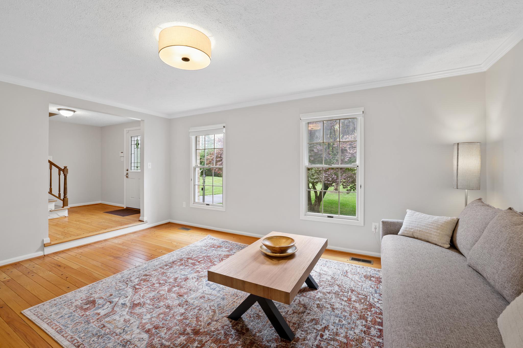 9718 LOCUST HILL DRIVE