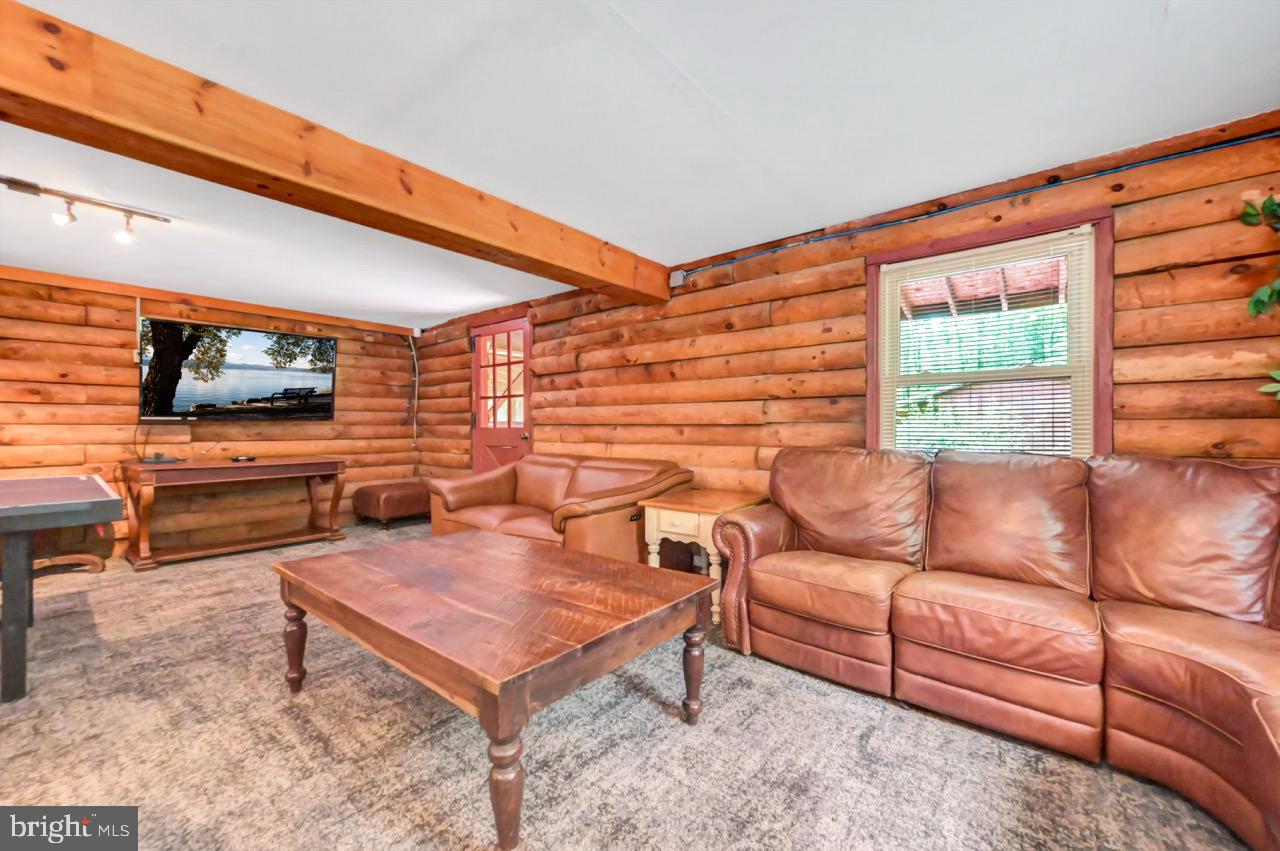 PLEASANT VALLEY ESTATES - Residential