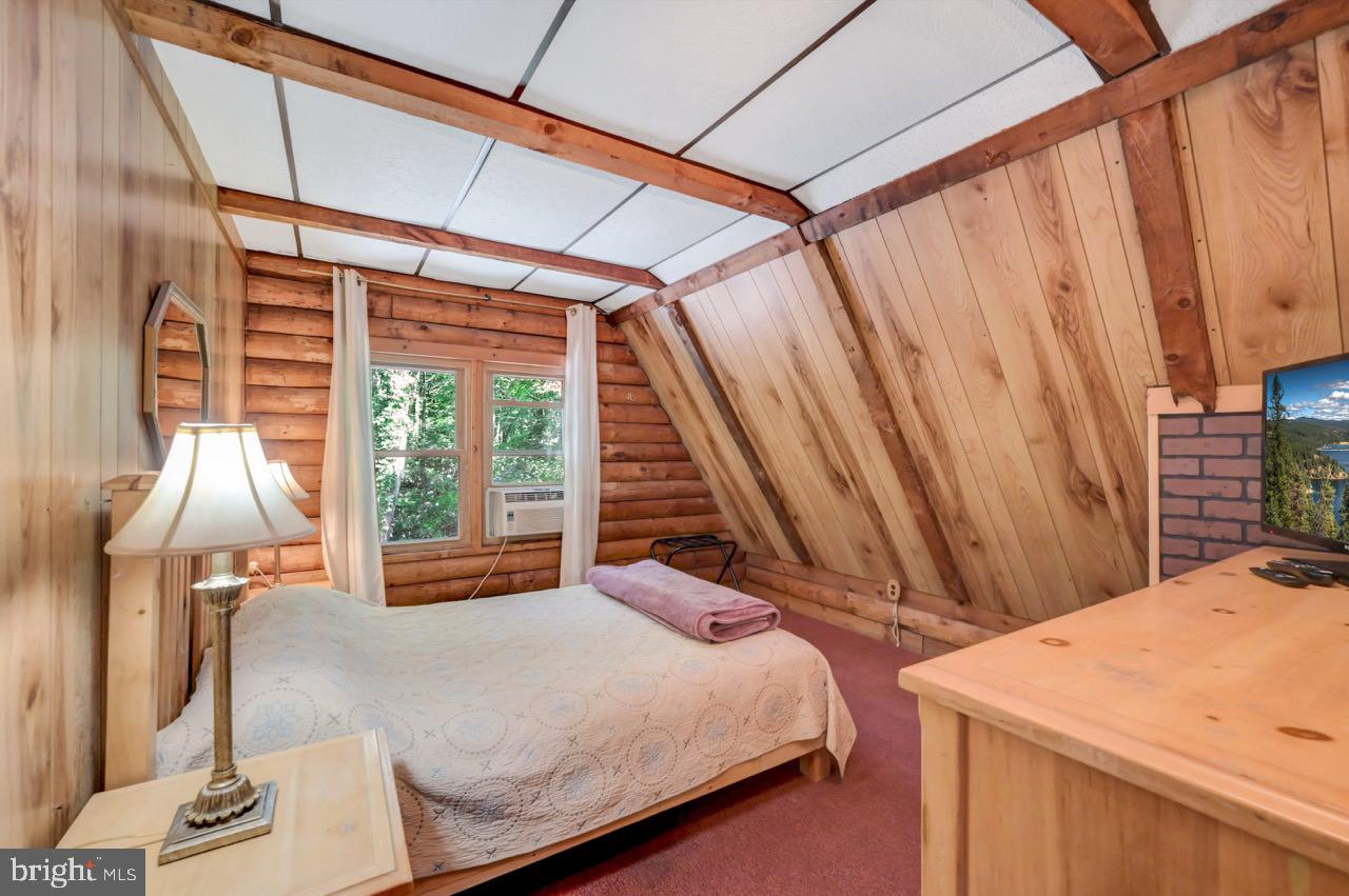 PLEASANT VALLEY ESTATES - Residential