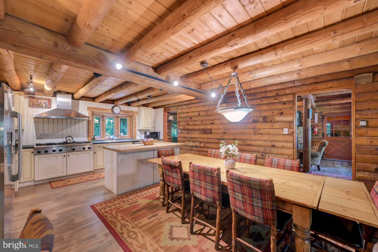 PLEASANT VALLEY ESTATES - Residential