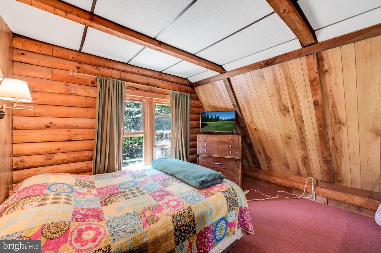 PLEASANT VALLEY ESTATES - Residential