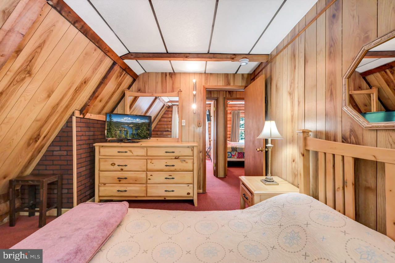 PLEASANT VALLEY ESTATES - Residential