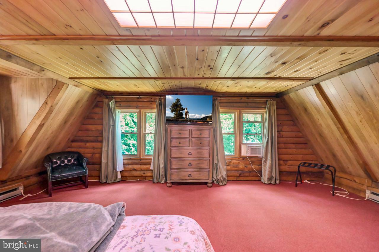 PLEASANT VALLEY ESTATES - Residential