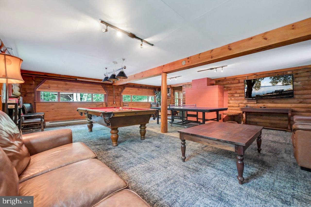 PLEASANT VALLEY ESTATES - Residential