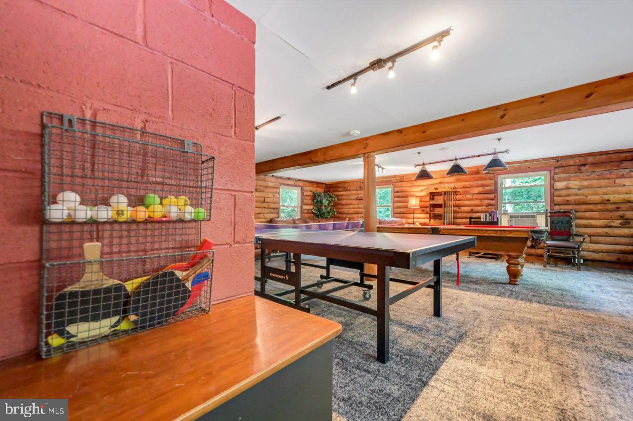 PLEASANT VALLEY ESTATES - Residential