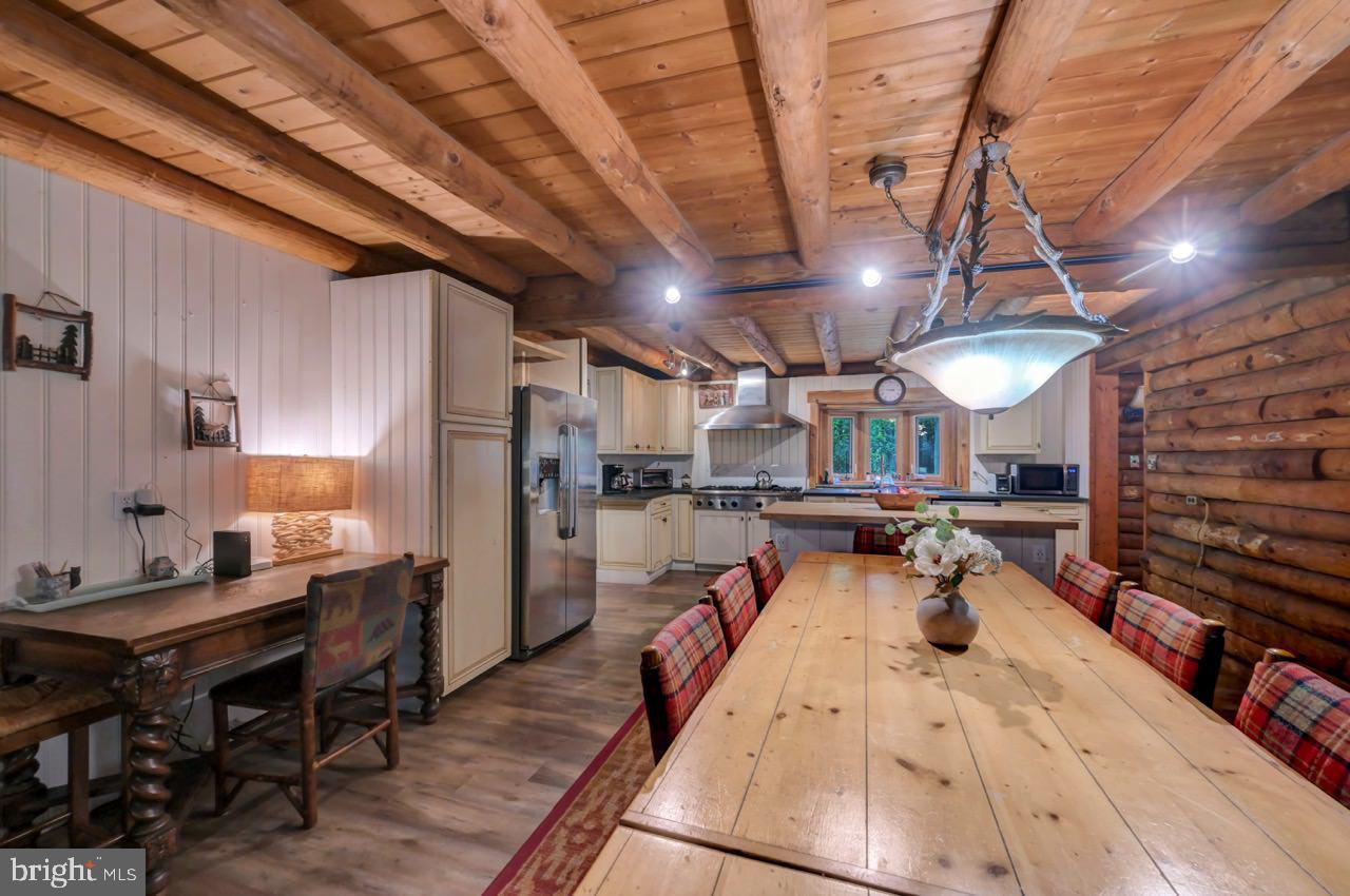 PLEASANT VALLEY ESTATES - Residential