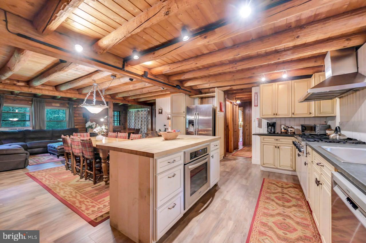 PLEASANT VALLEY ESTATES - Residential