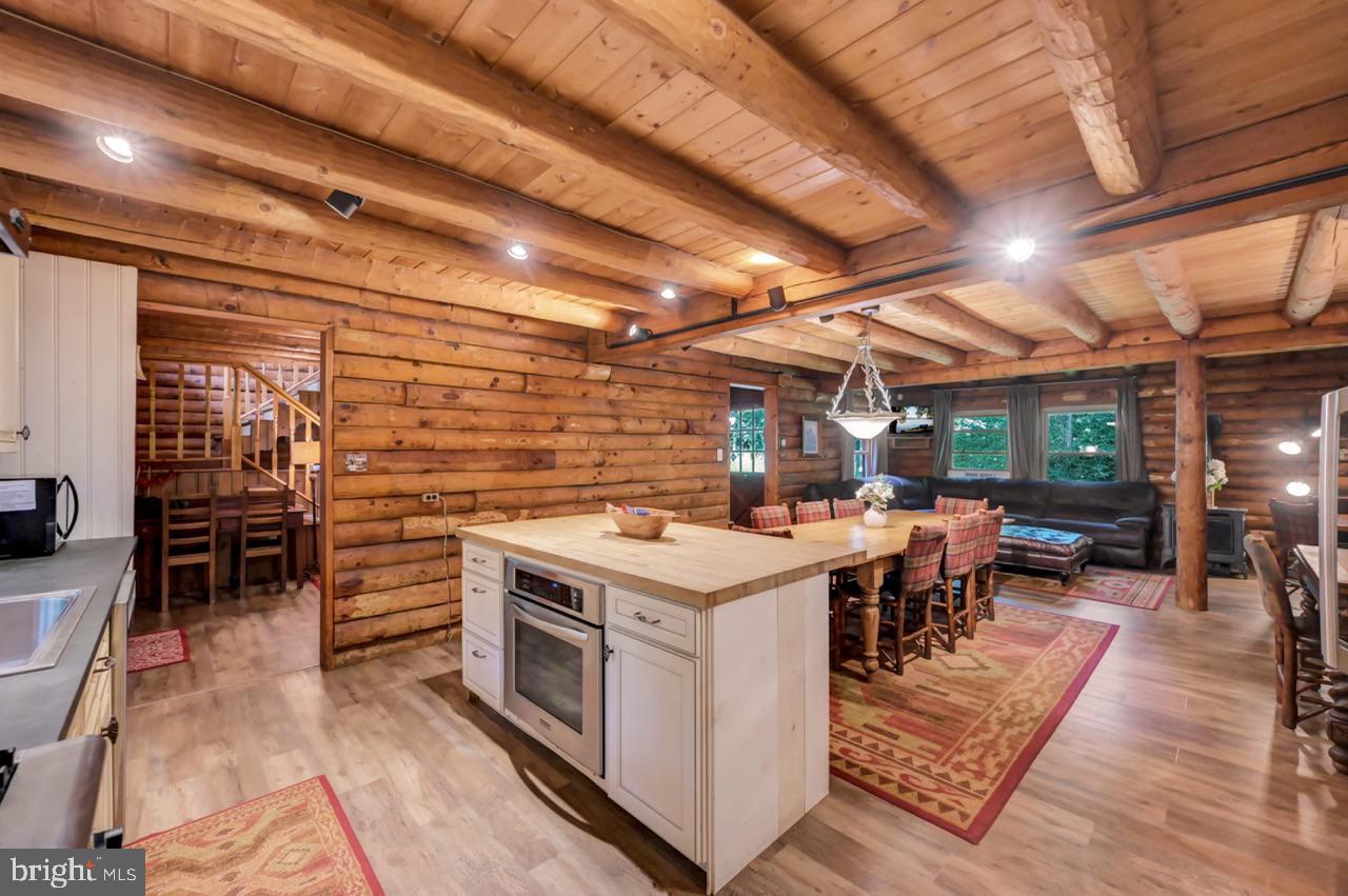 PLEASANT VALLEY ESTATES - Residential