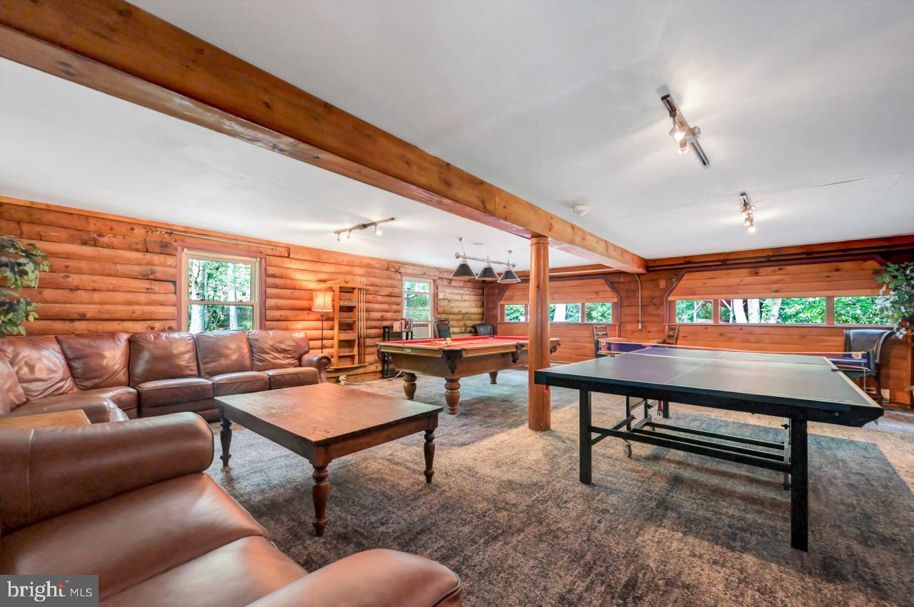 PLEASANT VALLEY ESTATES - Residential