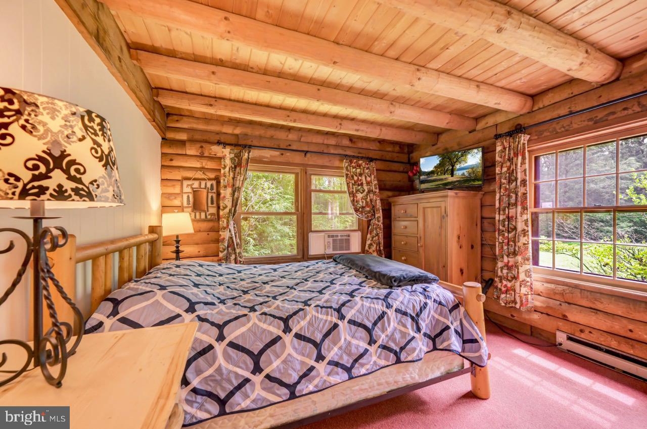 PLEASANT VALLEY ESTATES - Residential