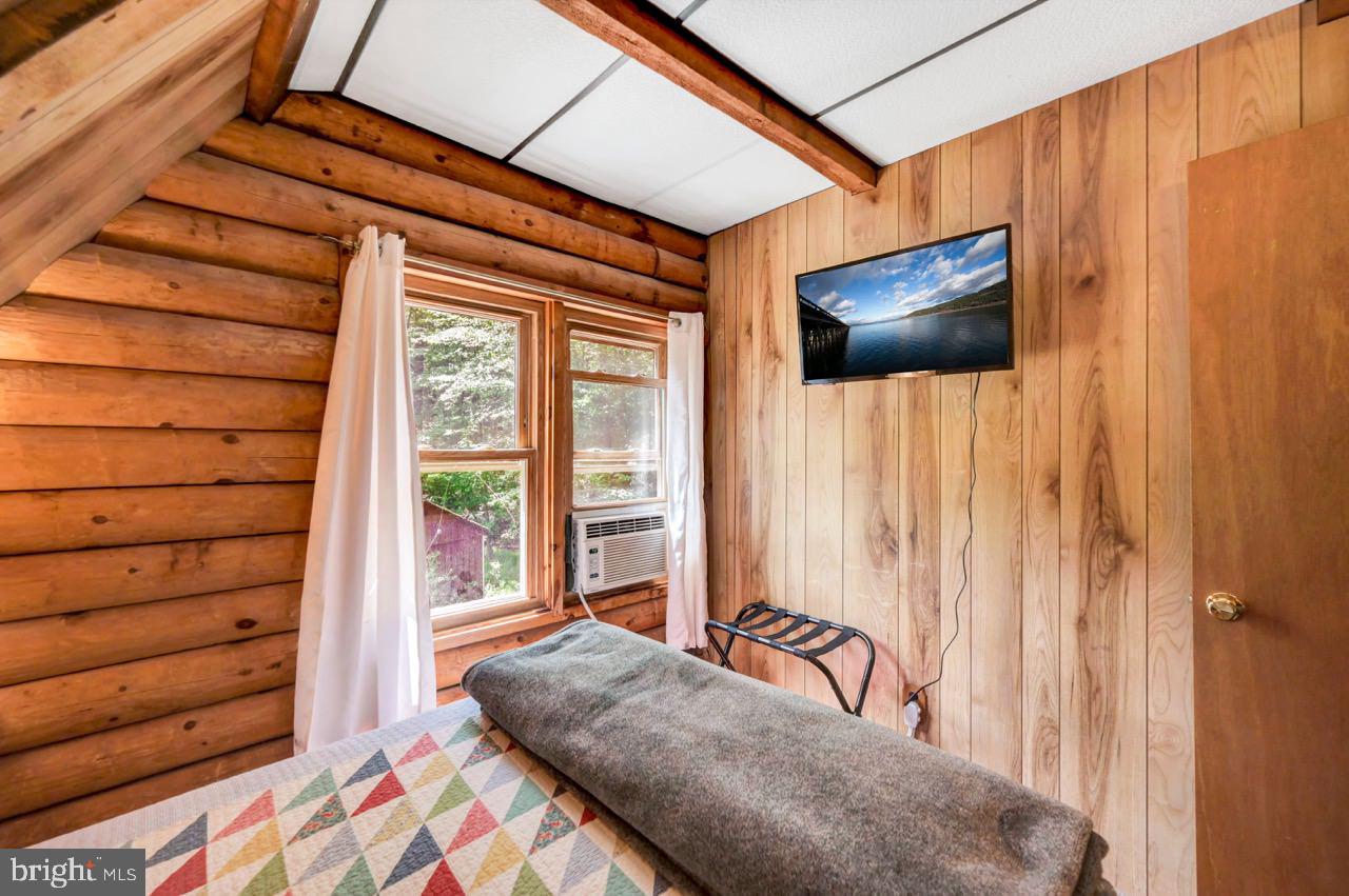 PLEASANT VALLEY ESTATES - Residential