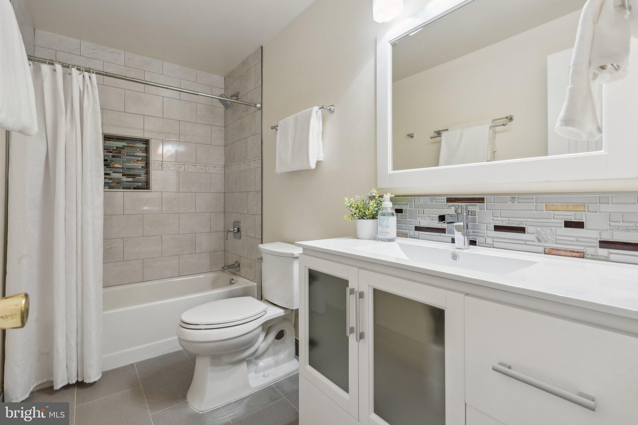 RIVER FALLS - Residential