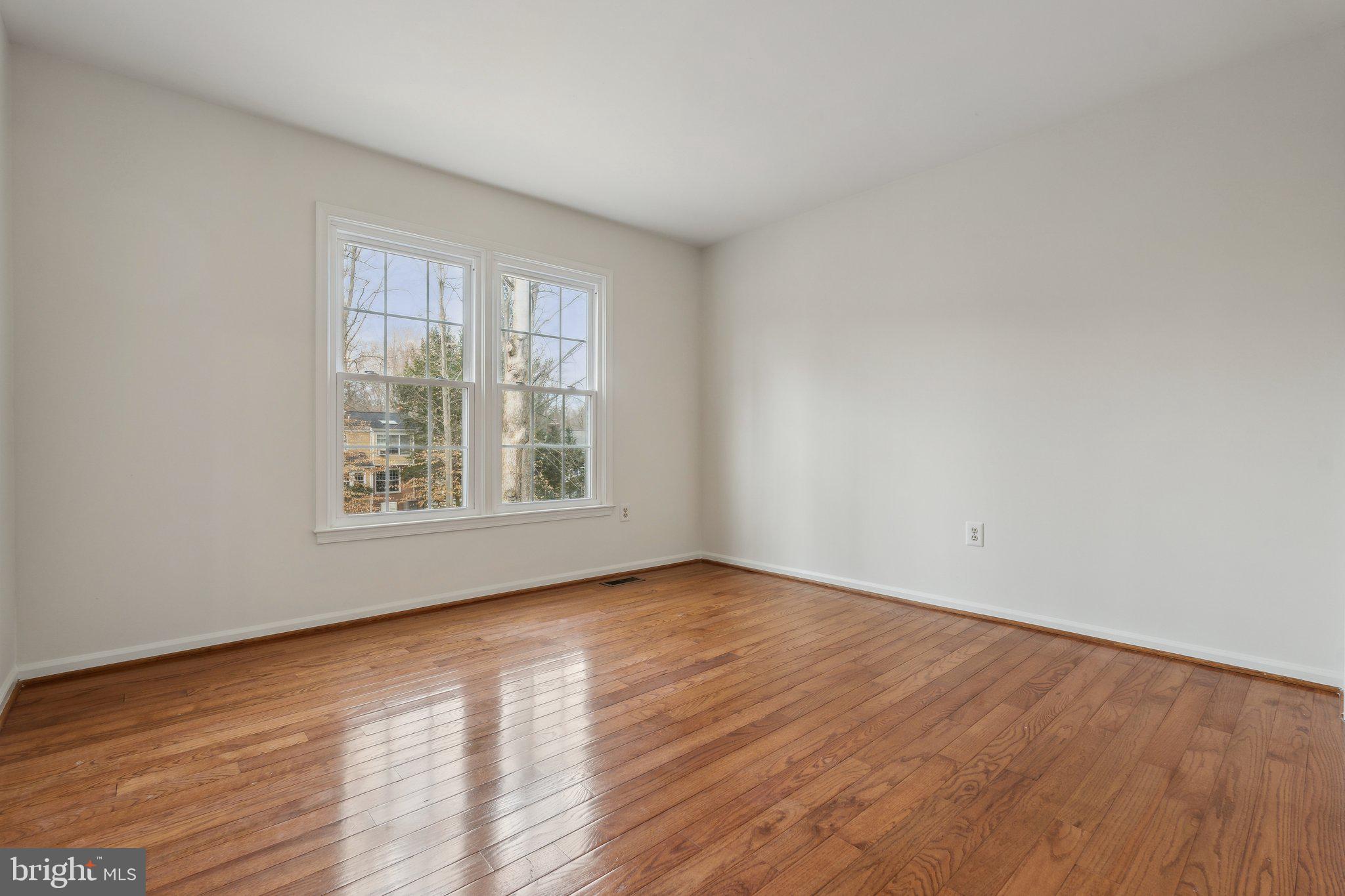 RIVER FALLS - Residential