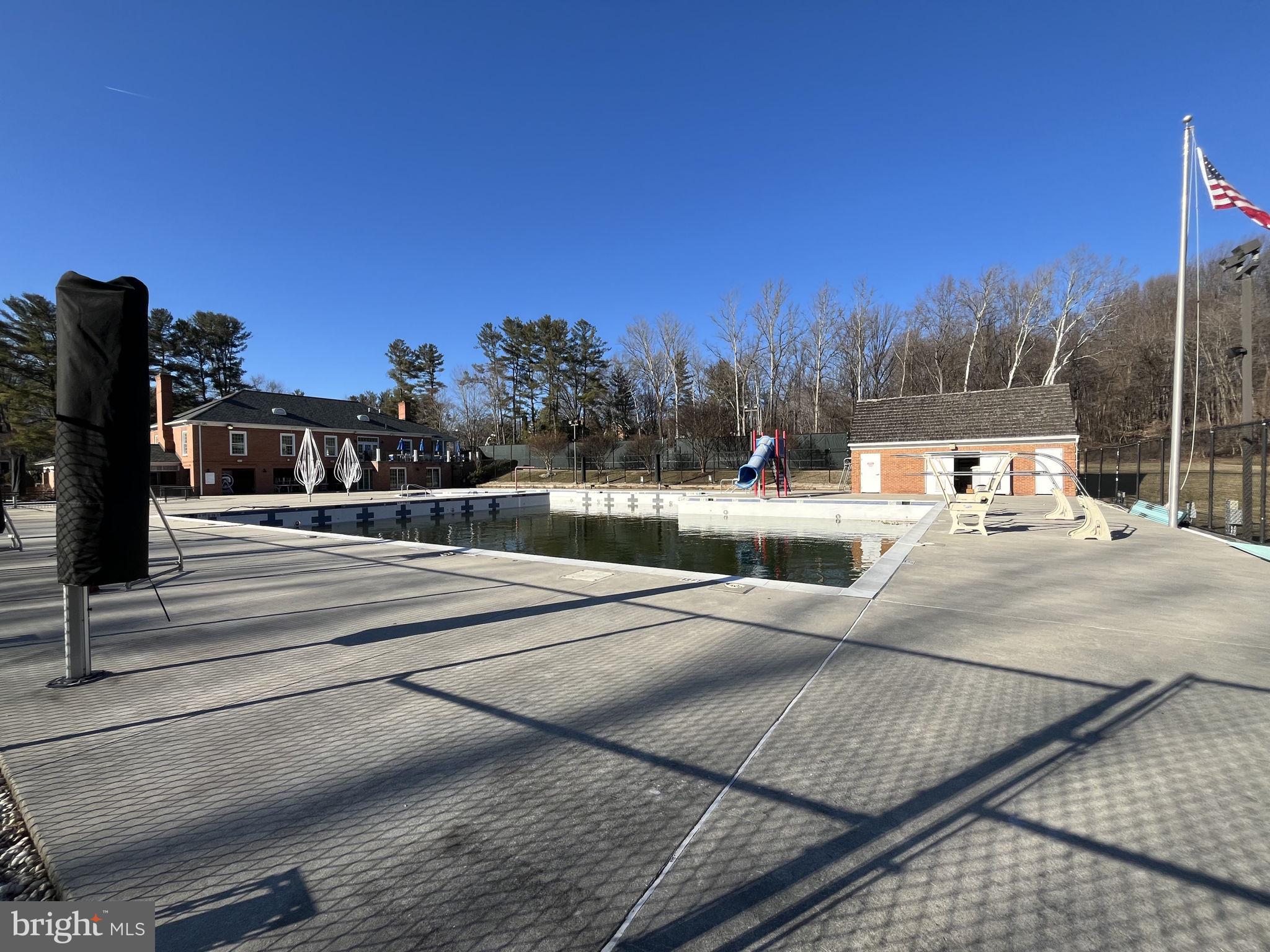 RIVER FALLS - Residential