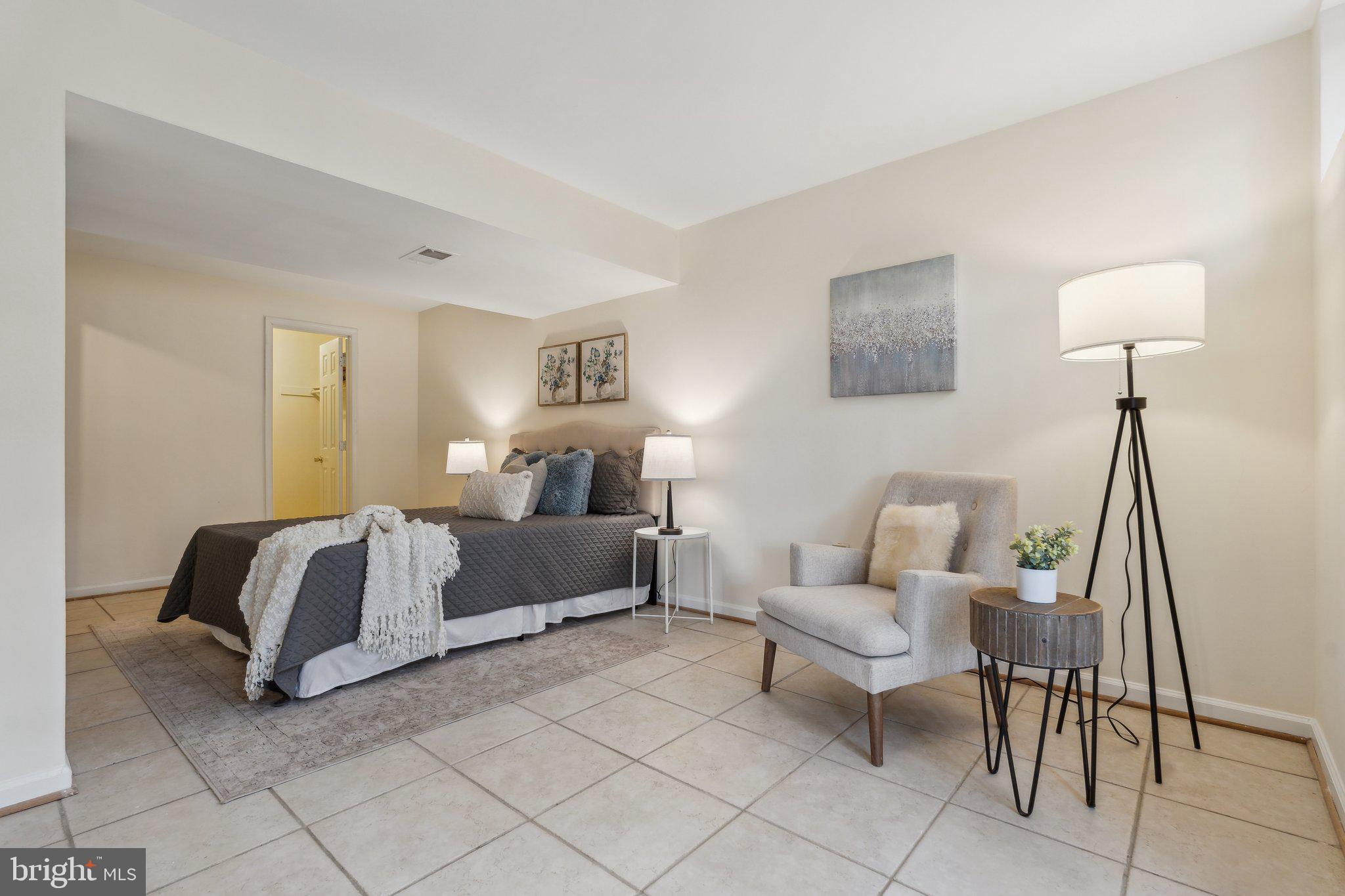 RIVER FALLS - Residential