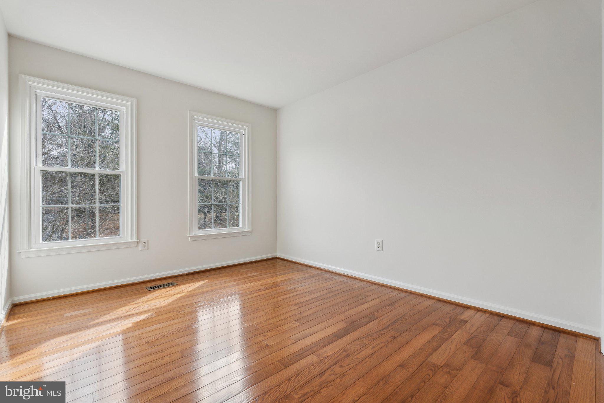 RIVER FALLS - Residential