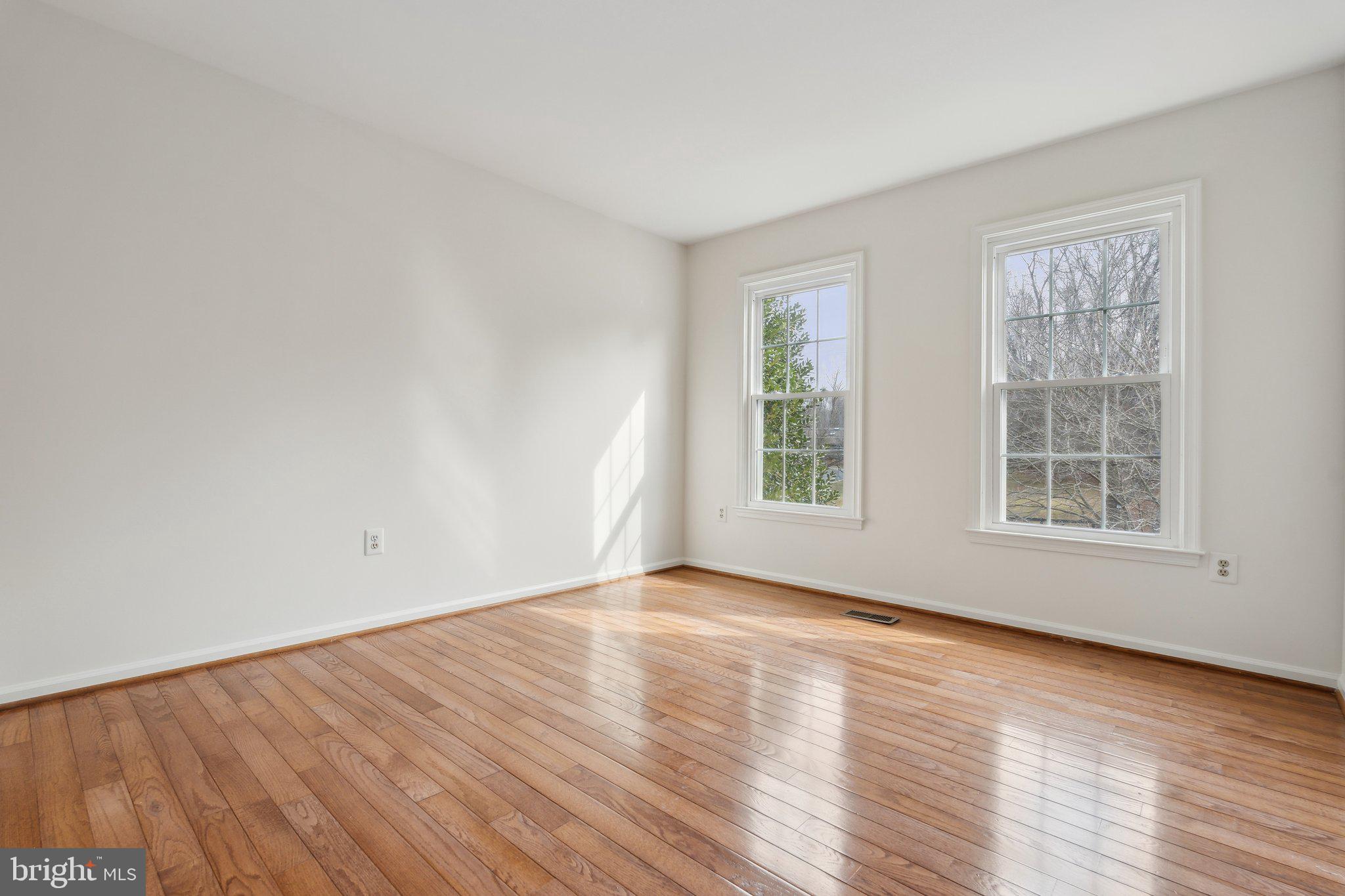 RIVER FALLS - Residential