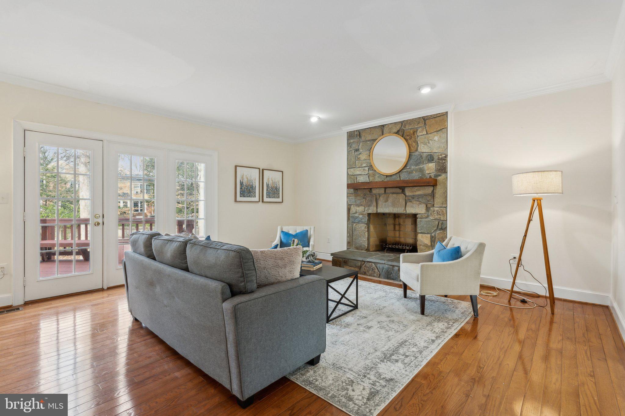 RIVER FALLS - Residential