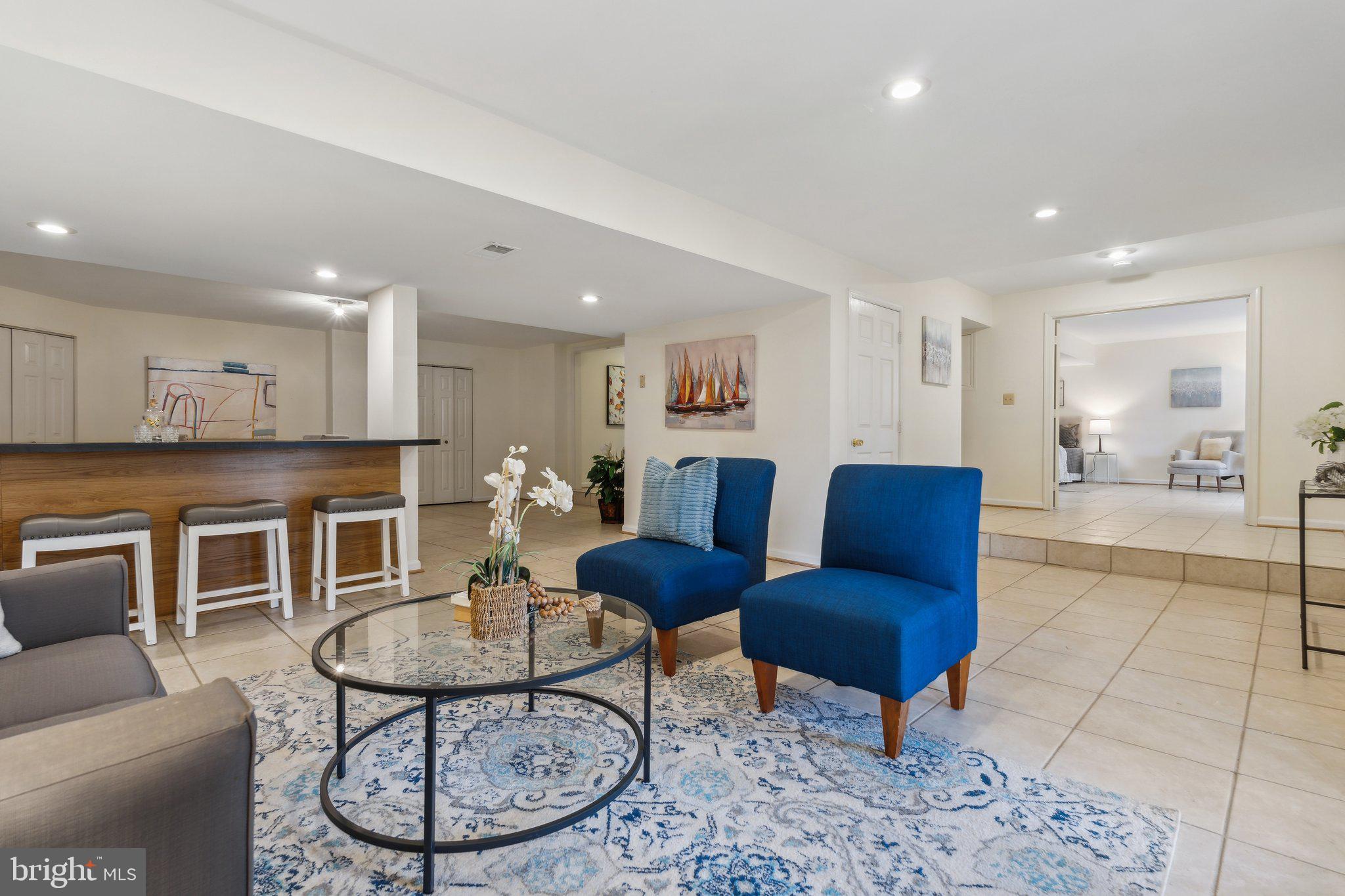 RIVER FALLS - Residential