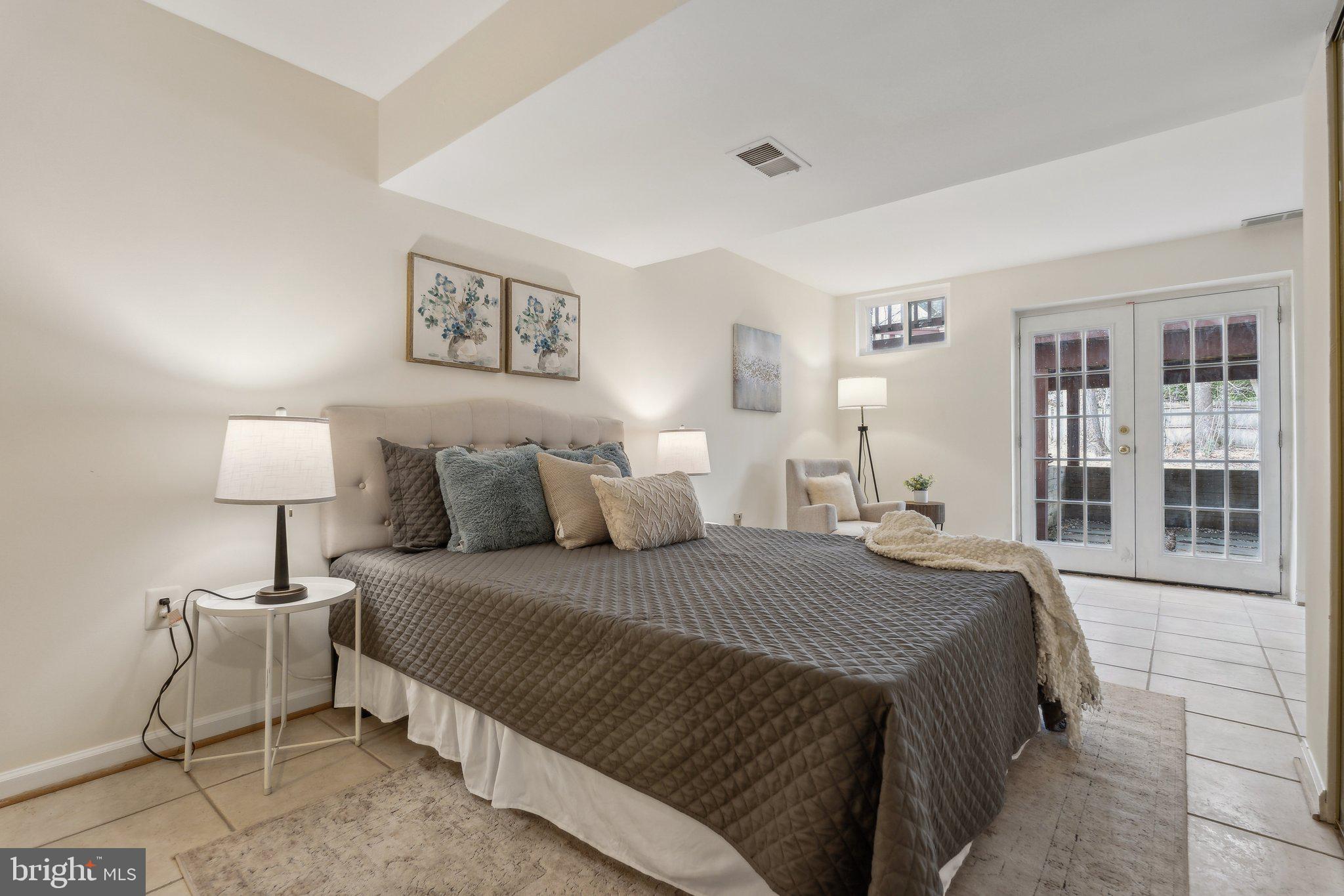 RIVER FALLS - Residential