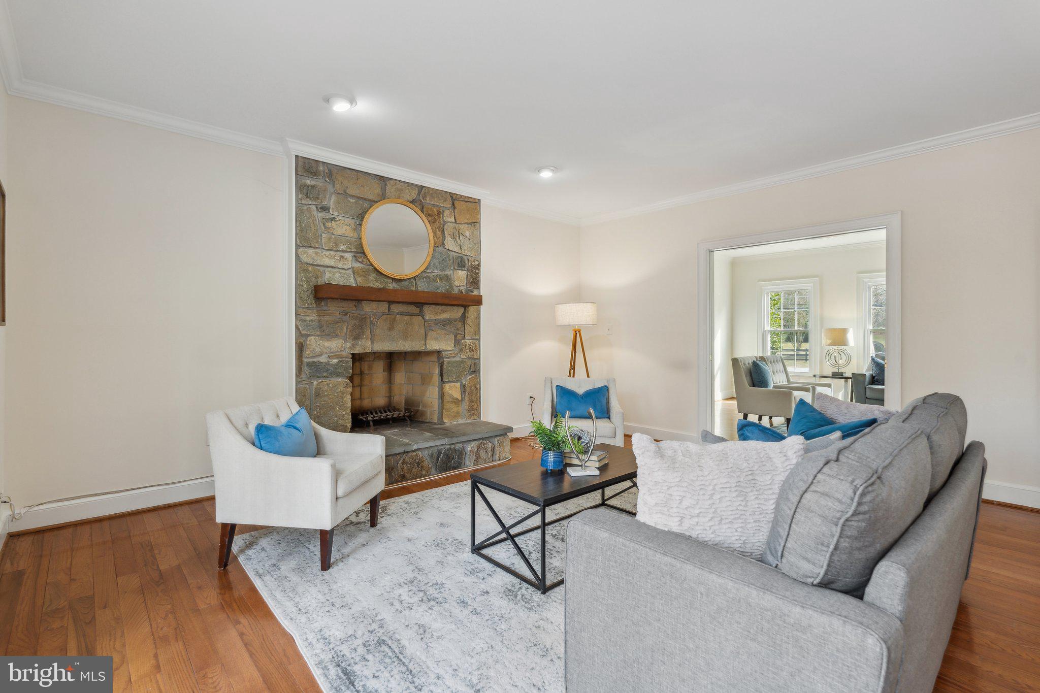 RIVER FALLS - Residential