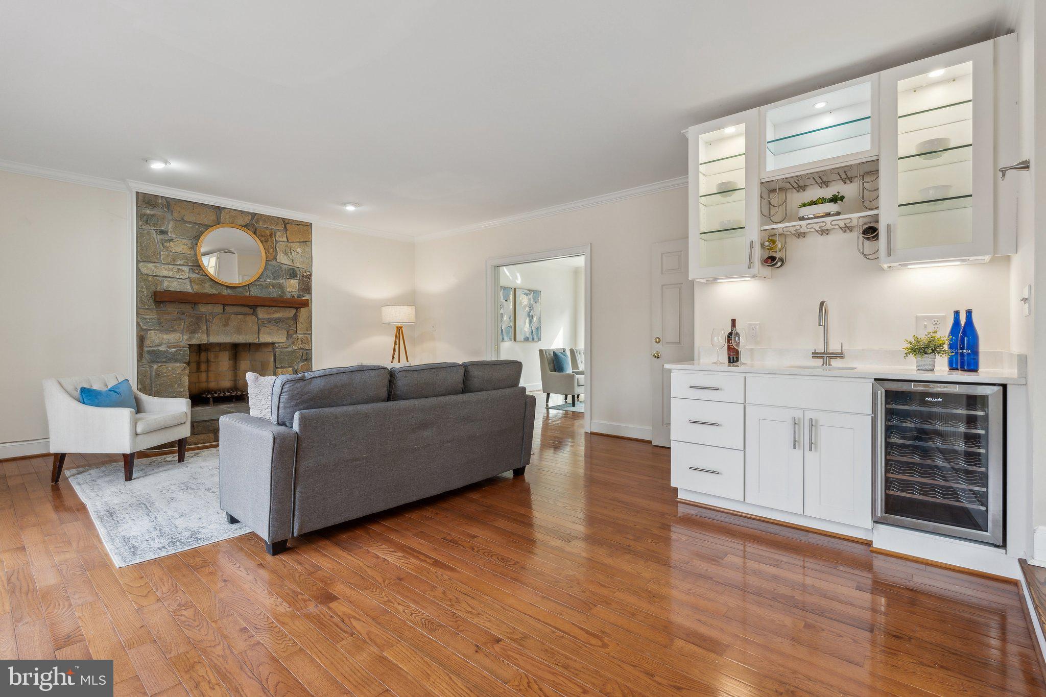 RIVER FALLS - Residential