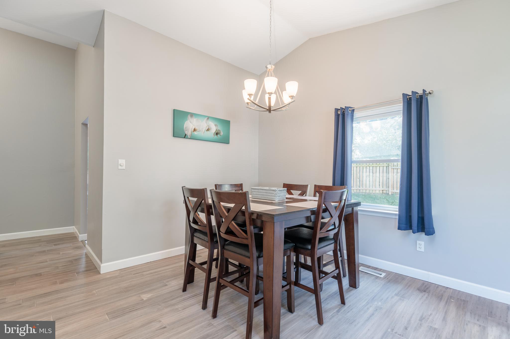 KINGS COURT - Residential