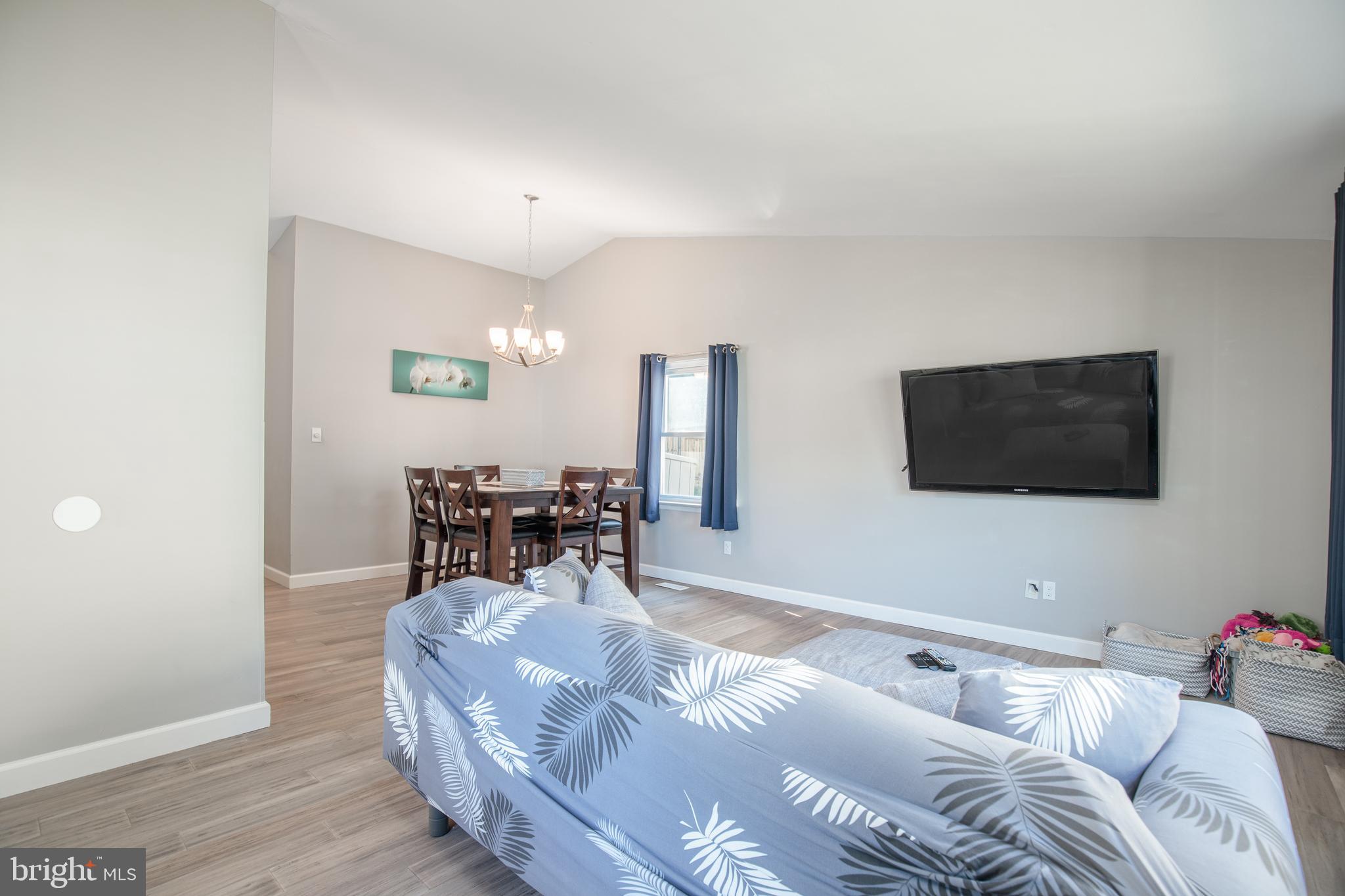 KINGS COURT - Residential