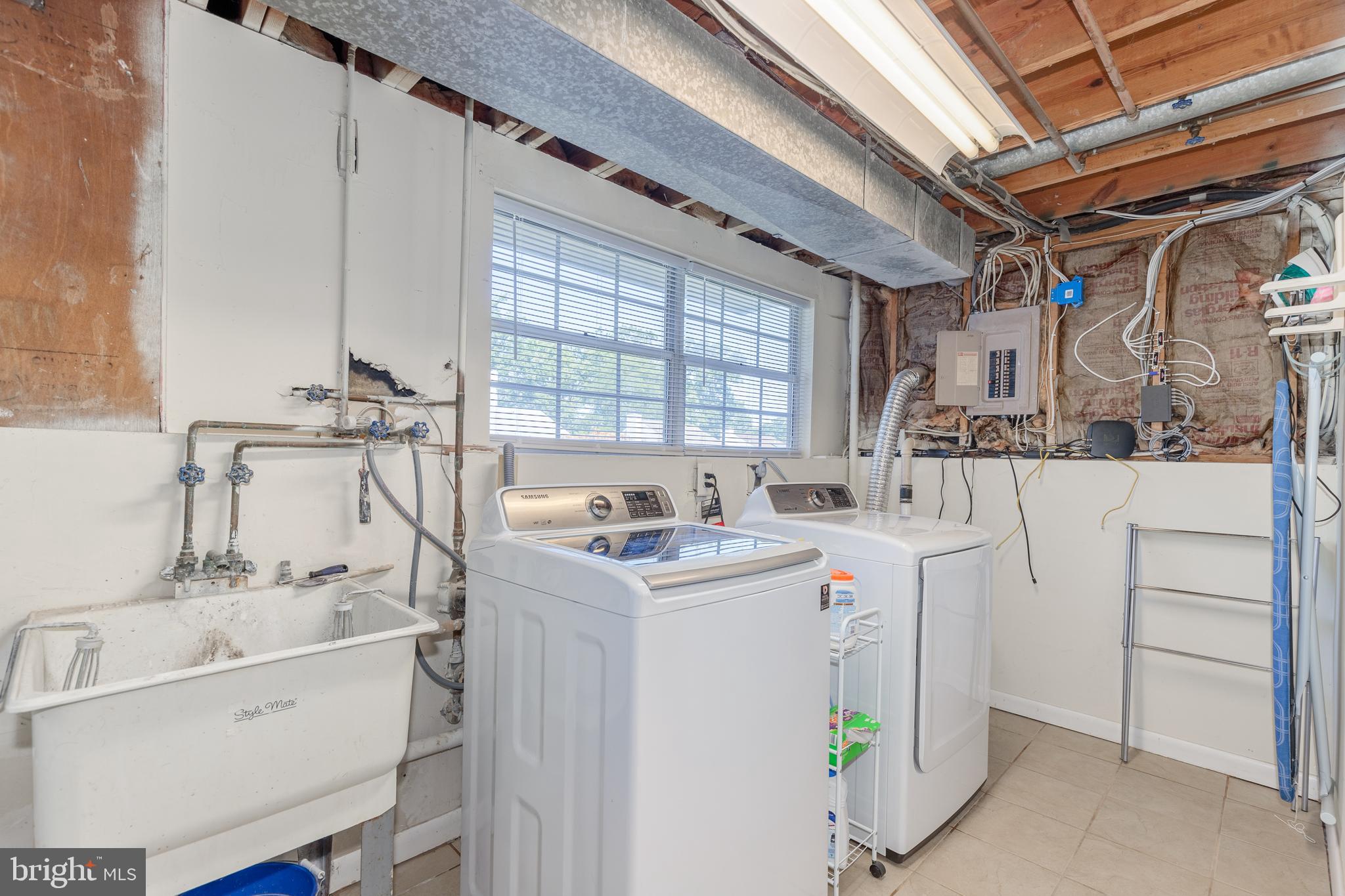 KINGS COURT - Residential