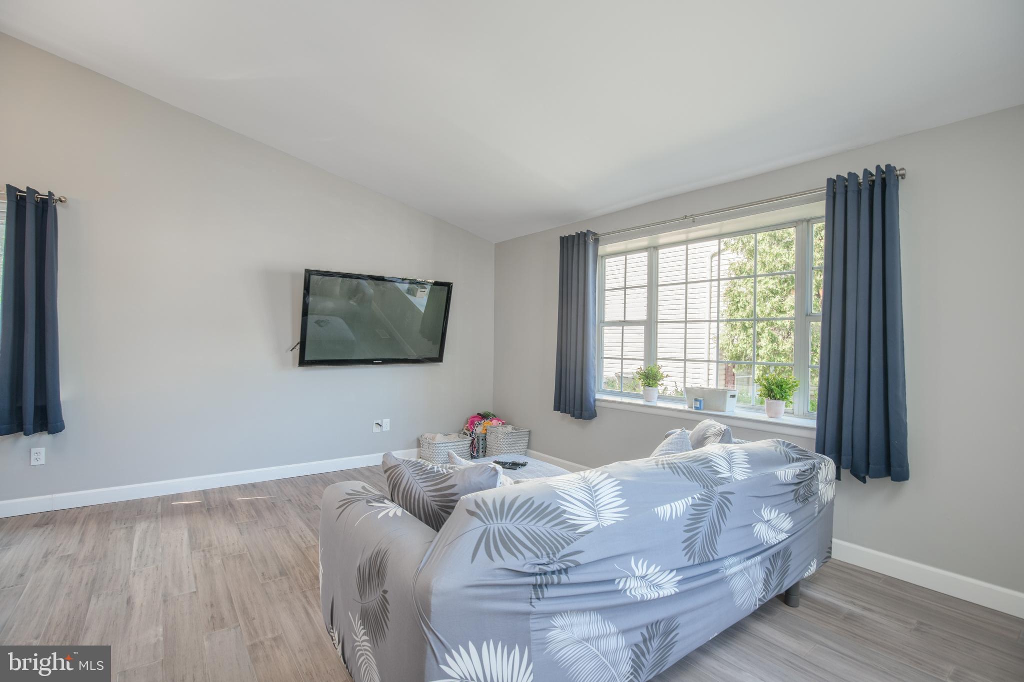 KINGS COURT - Residential