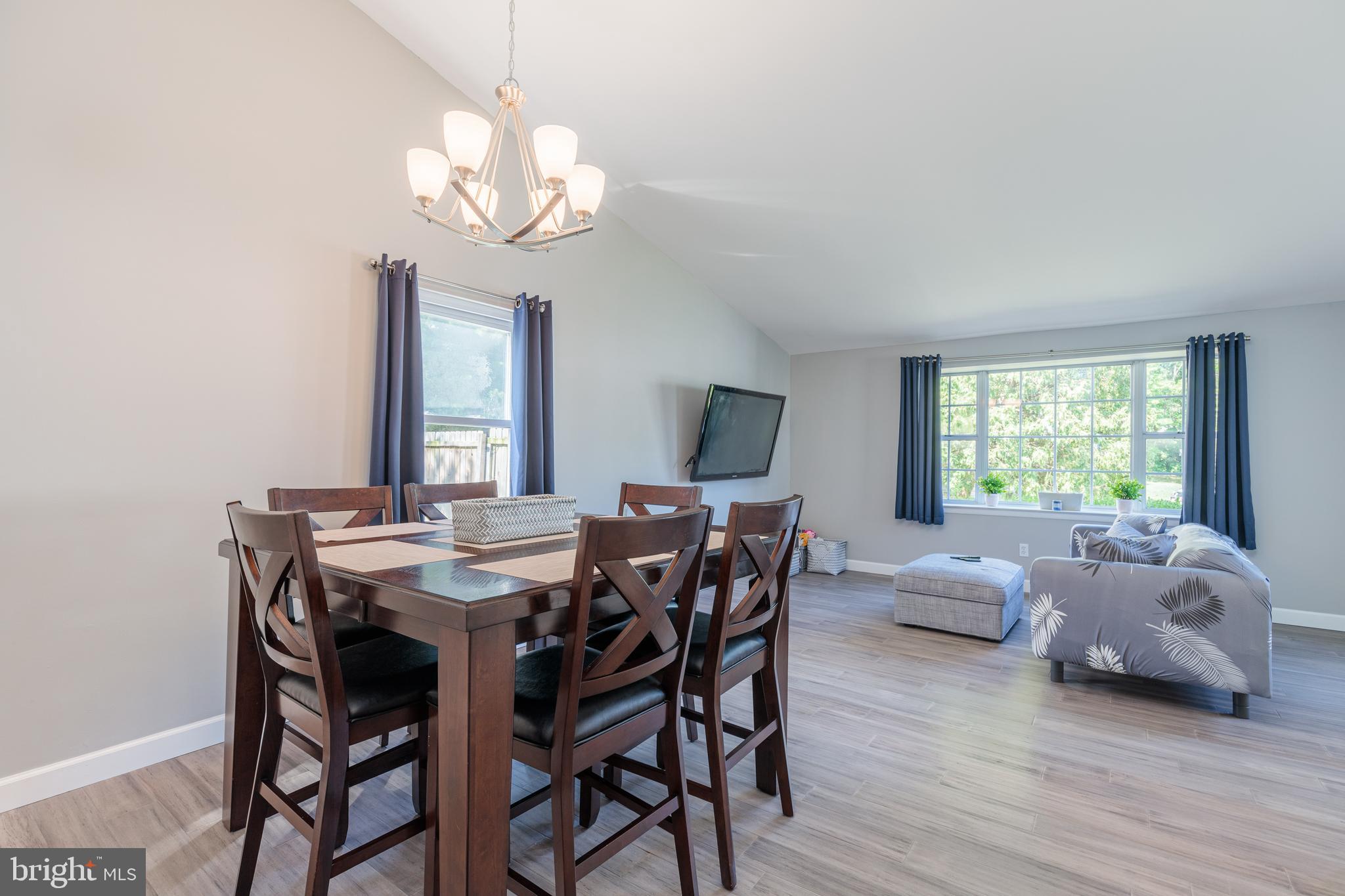 KINGS COURT - Residential