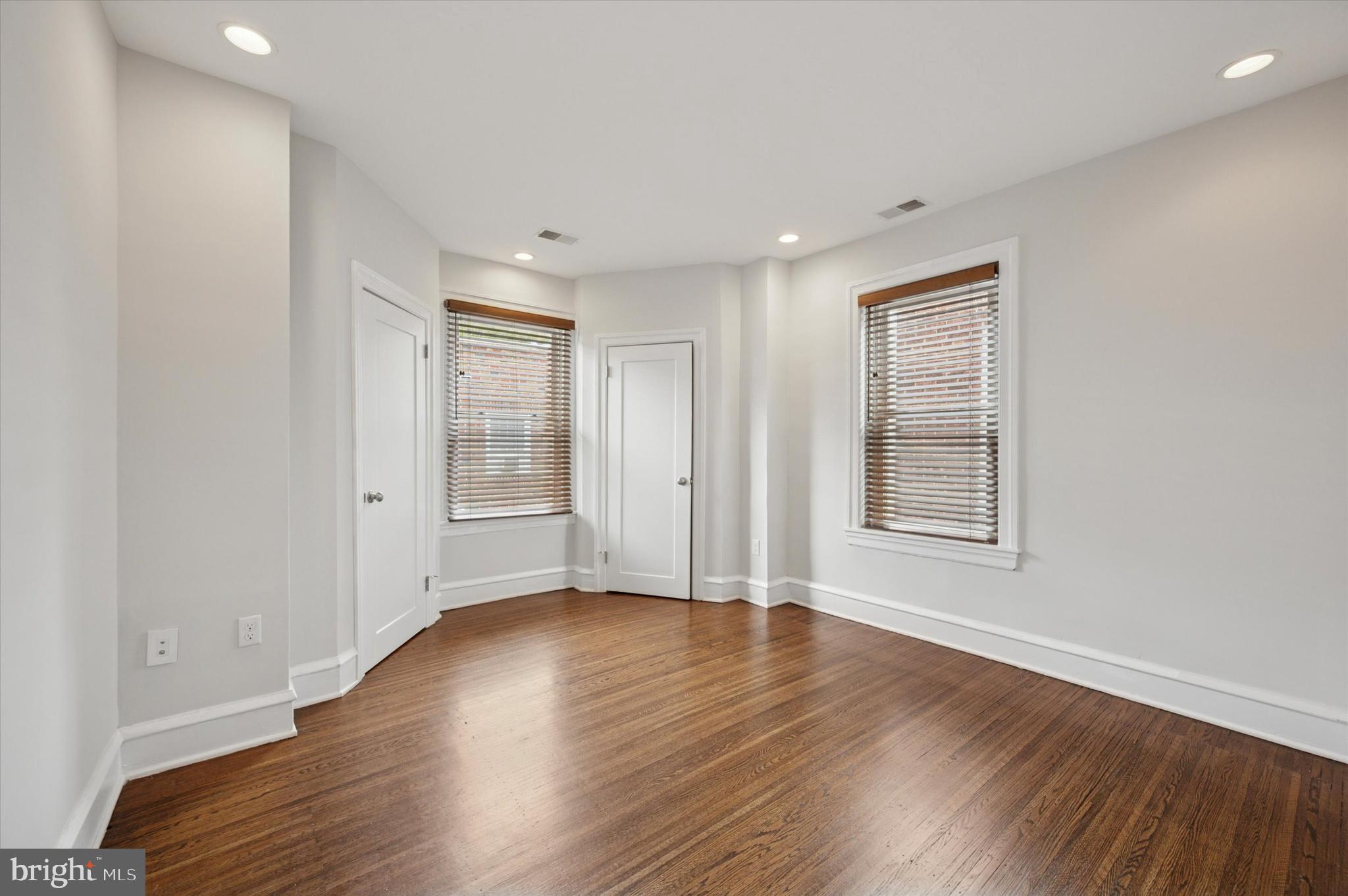 UNIVERSITY CITY - Residential