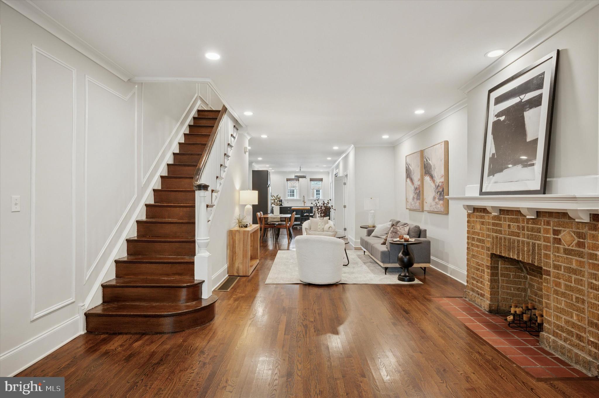 UNIVERSITY CITY - Residential