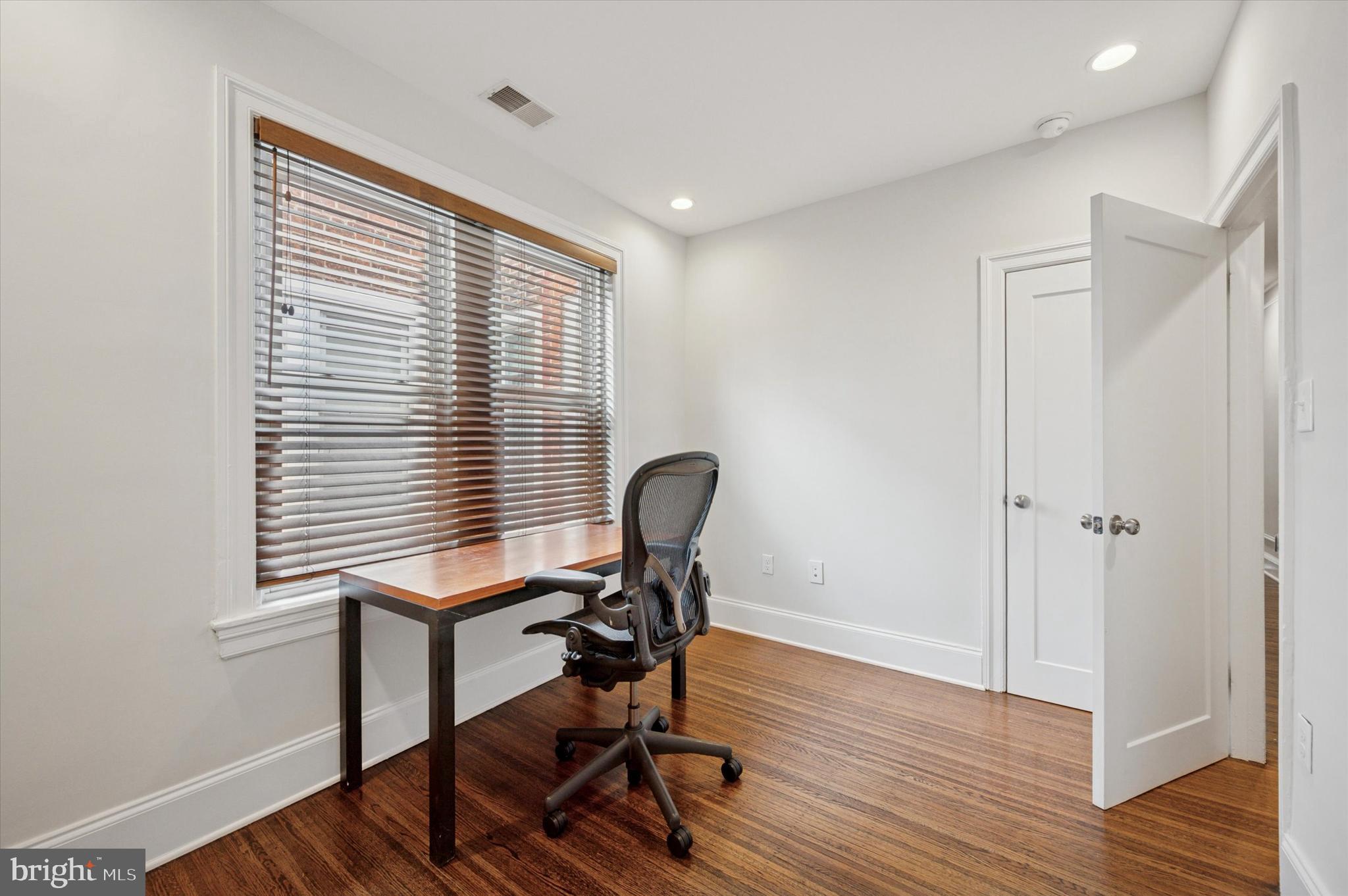 UNIVERSITY CITY - Residential