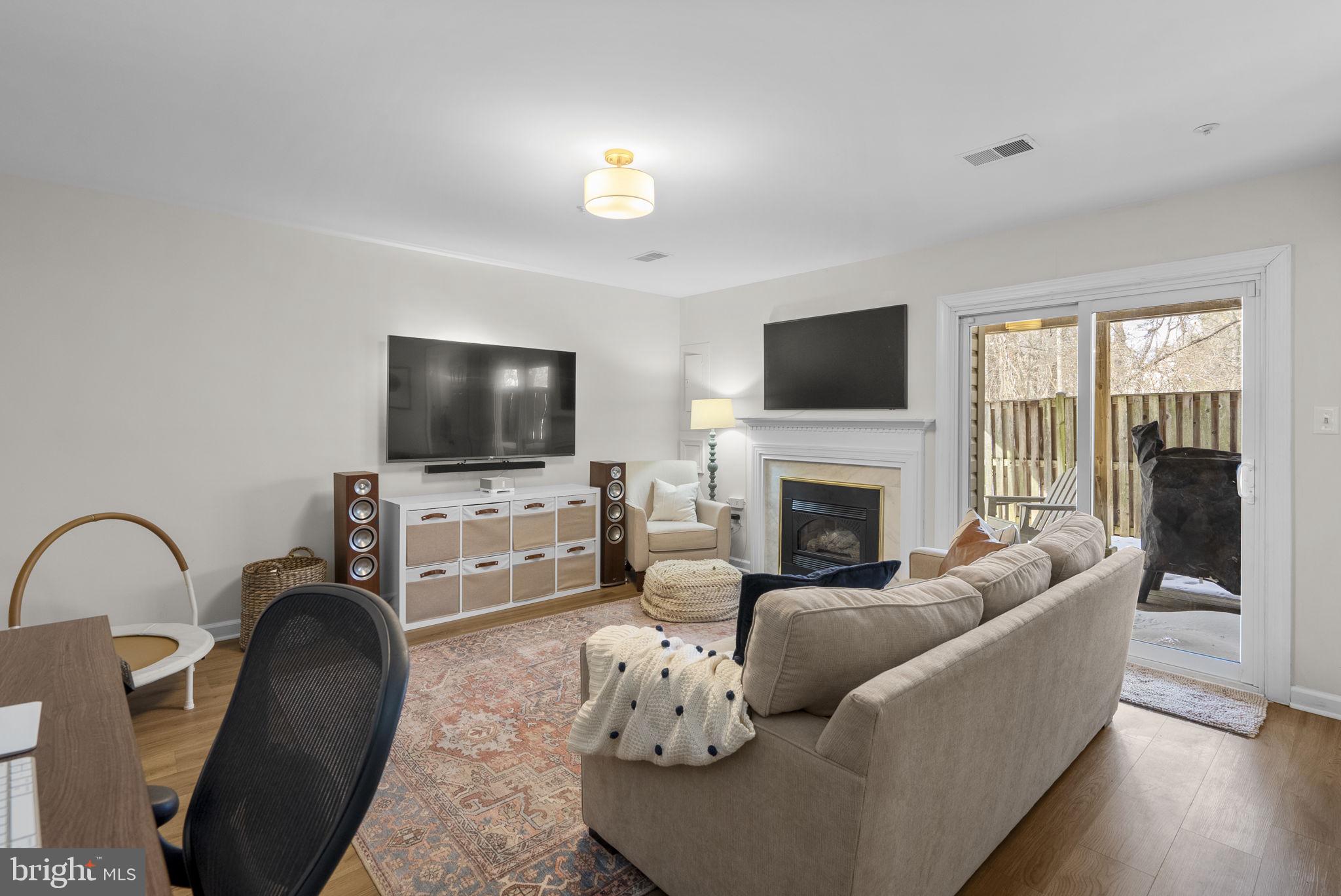 JAMES CREEK - Residential