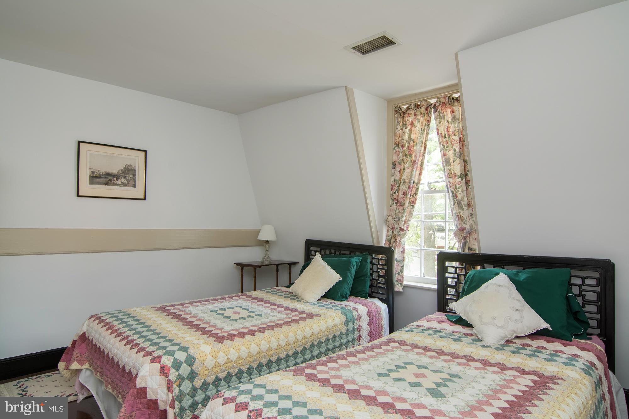 HISTORIC DISTRICT - Residential