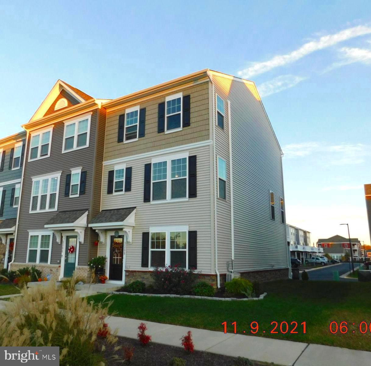 LANDING AT CENTRAL PARK - Residential