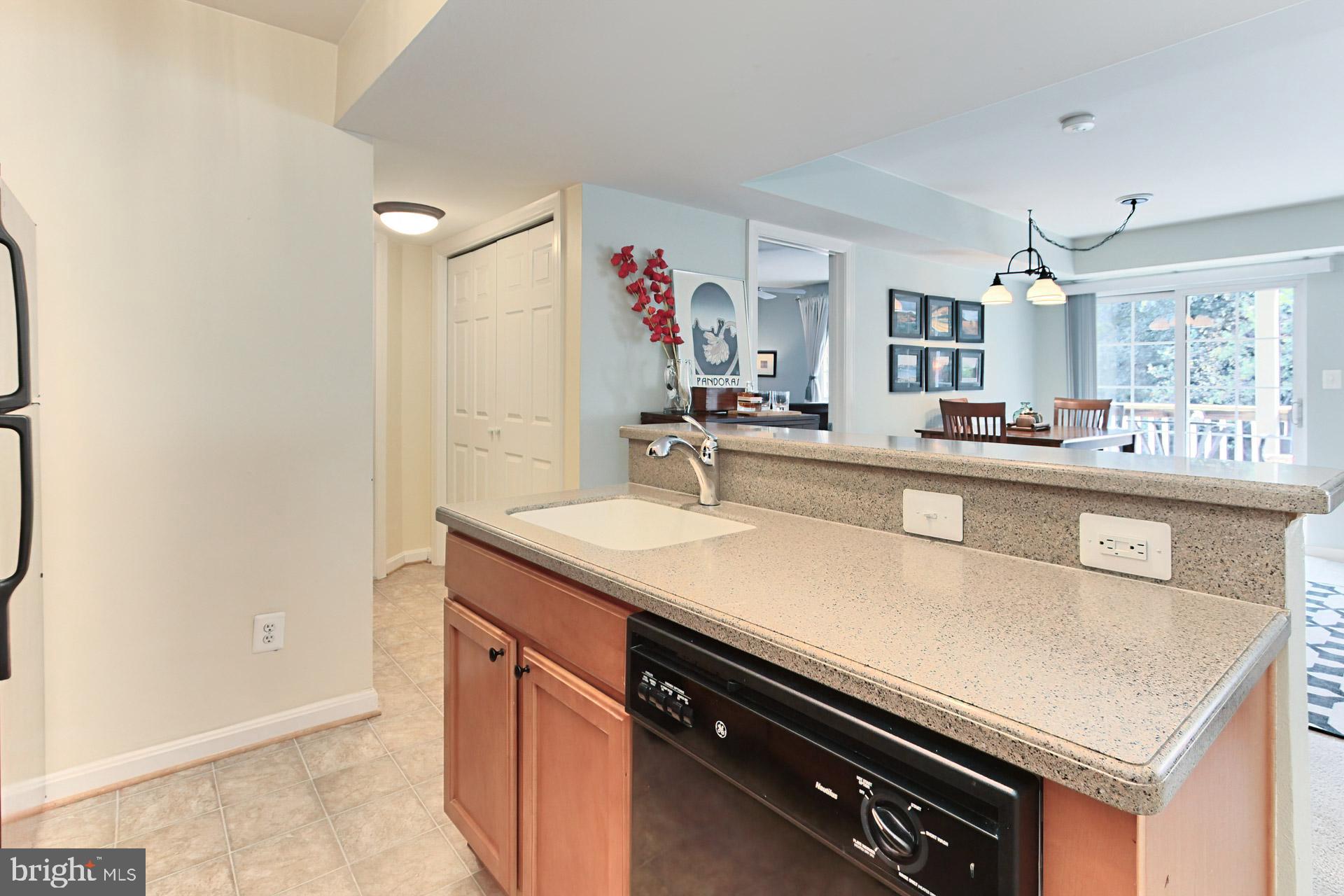 PENDERBROOK SQUARE CONDOMINIUMS - Residential